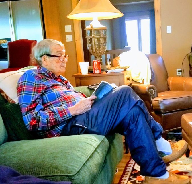 19-10-15-daddy reading wicme