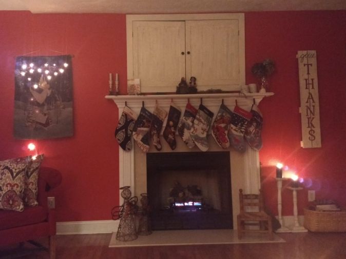 19-12-02-decorating (10)-cropped