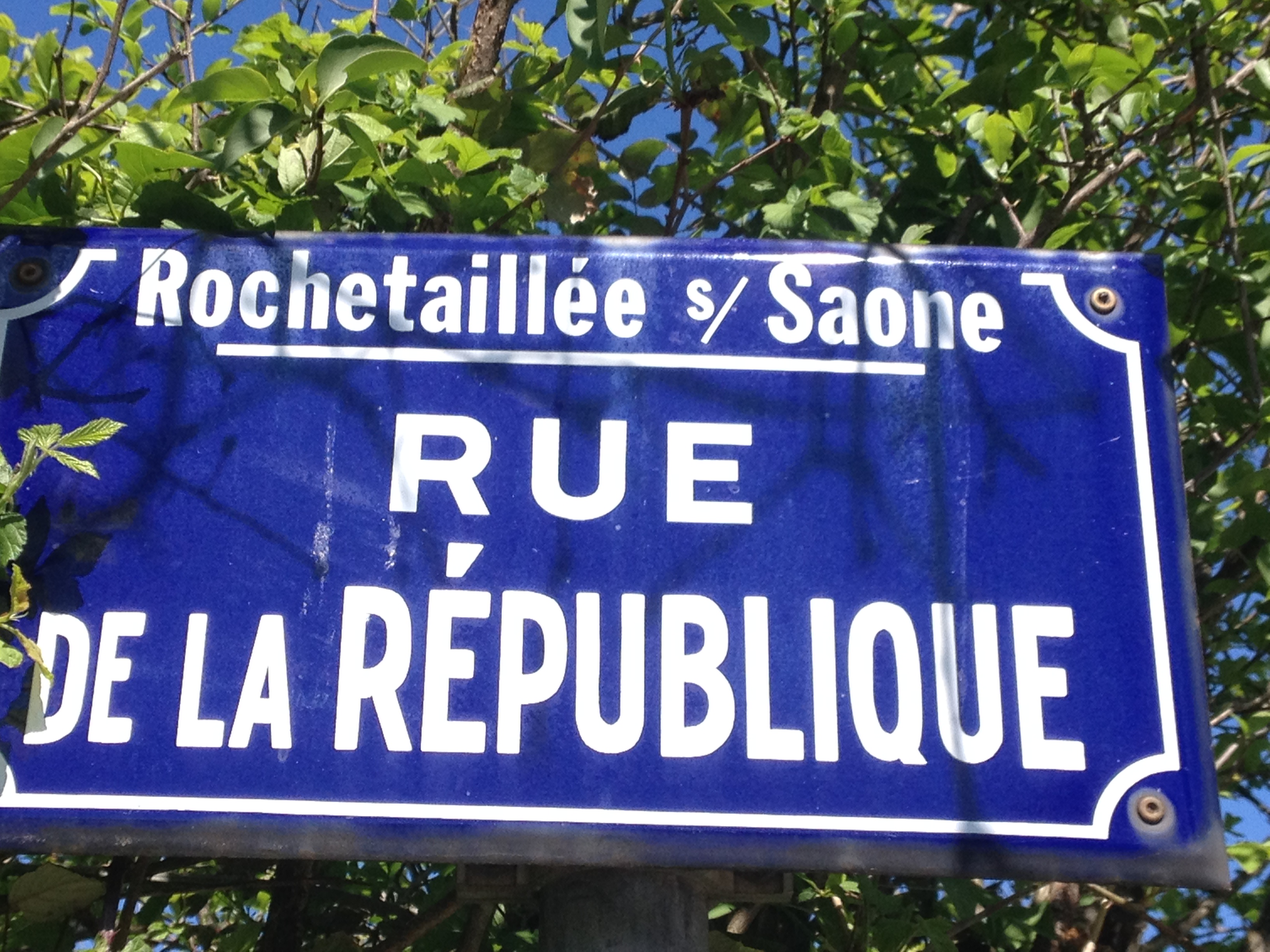 17-04-08-French signs on my walk (4)