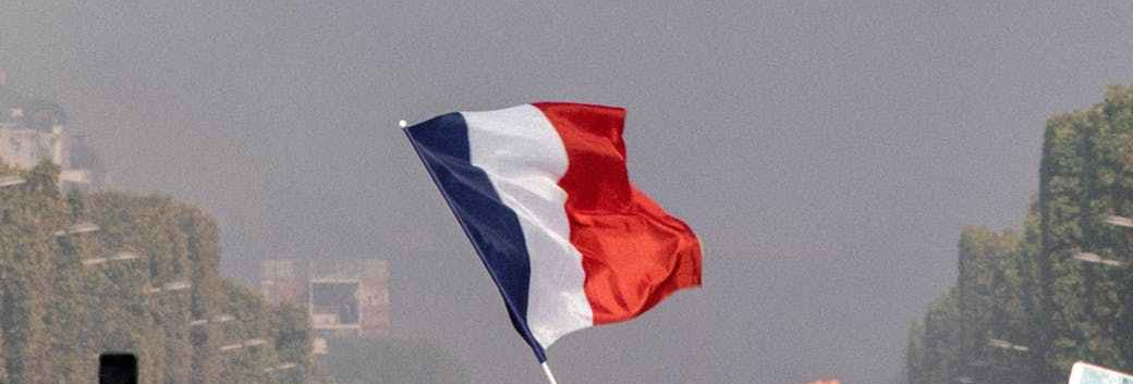 raising the blue red and white flag