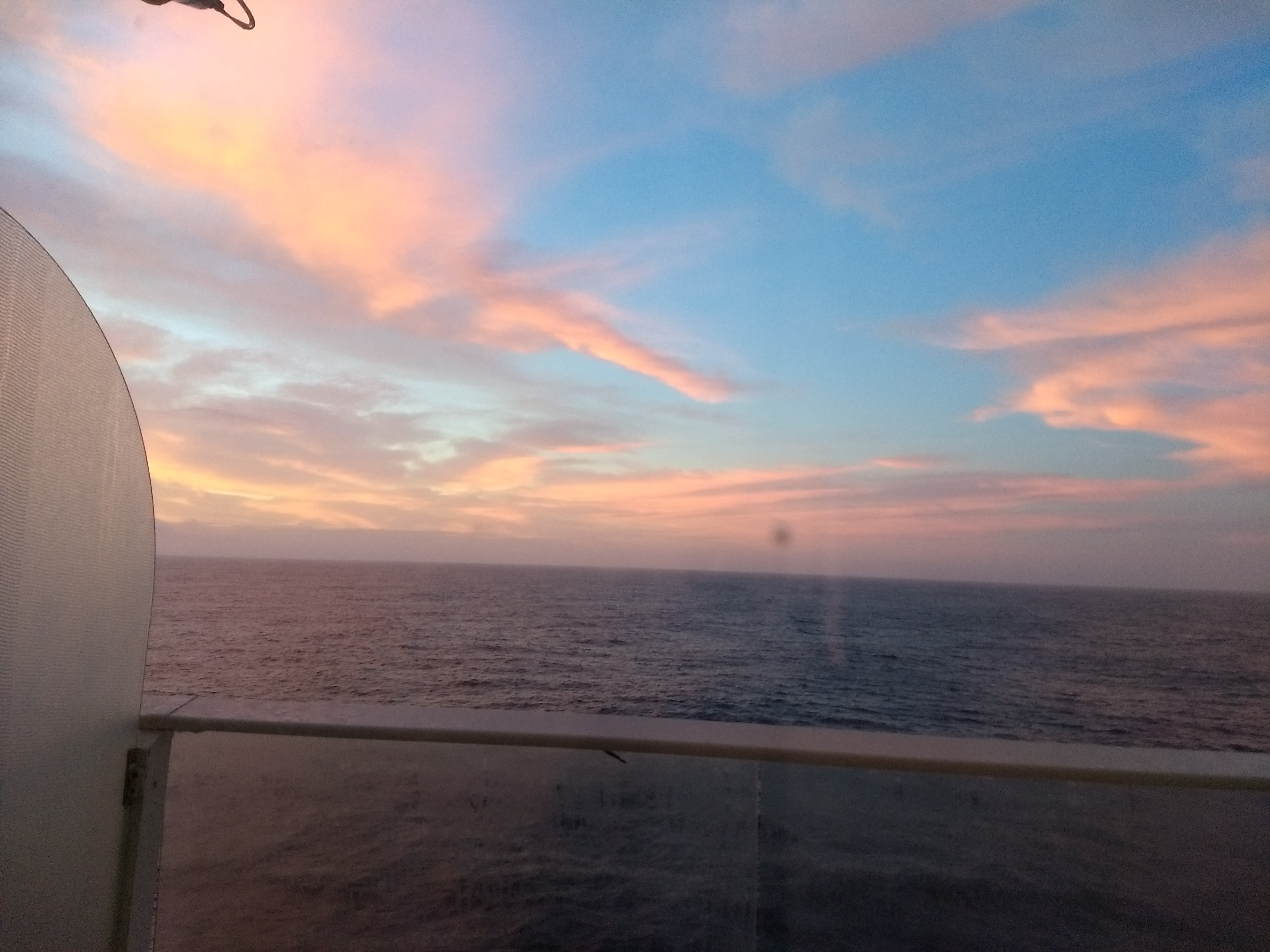 20-03-06-sunset on the balcony (3)